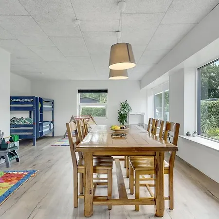 Dom wakacyjny In With Kitchen *